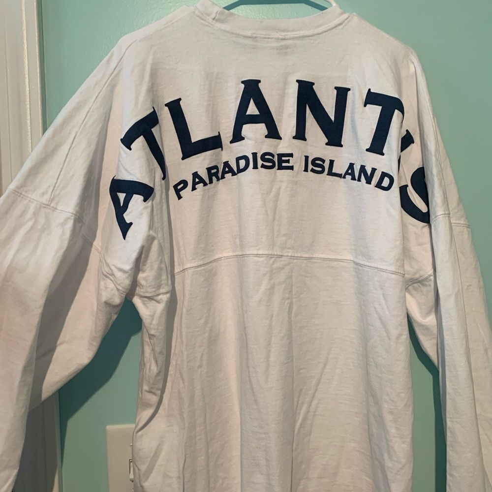 Spirit Jersey Size Medium White Long Sleeve Tee oversized